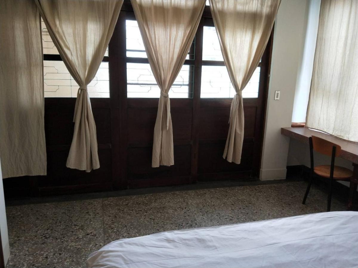 H. 1967 Hotel Changhua City Exterior photo